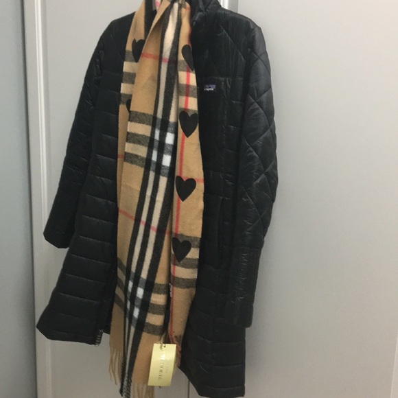 š§£NWT BURBERRY BLACK HEART SCARF š§£ - Picture 5 of 7